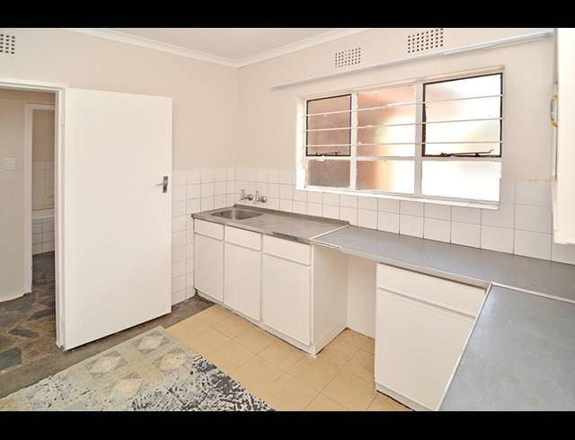 1 BEDROOM APARTMENT FOR SALE IN WINDSOR EAST
